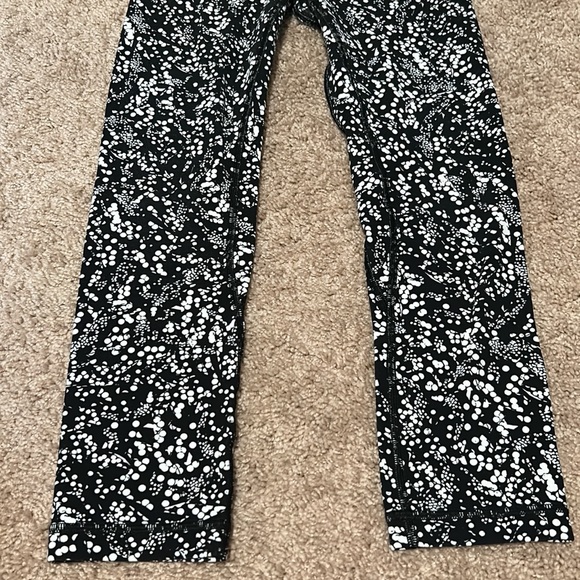 Lululemon black leggings - Picture 6 of 12